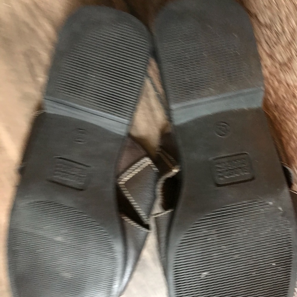Sandals - Picture 2 of 4
